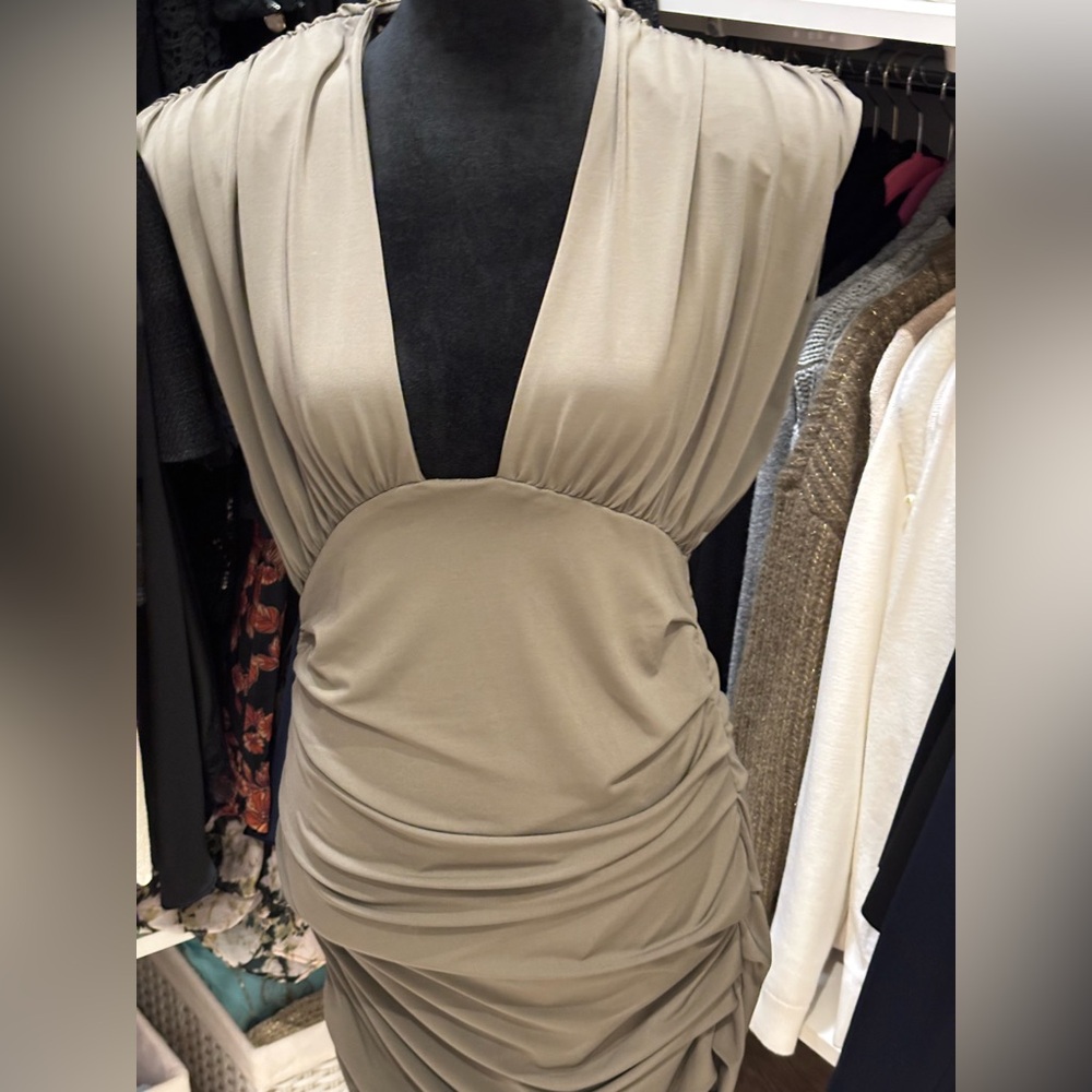 NEW WITH TAGS 🎉 Zara khaki SHORT DRESS WITH SHOULDER PADS size L - Picture 8 of 16
